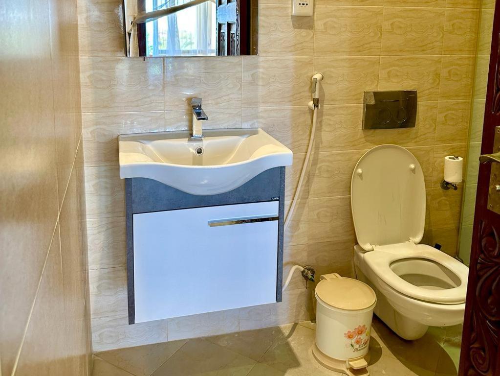 Amani Luxury Apartments Момбаса Экстерьер фото