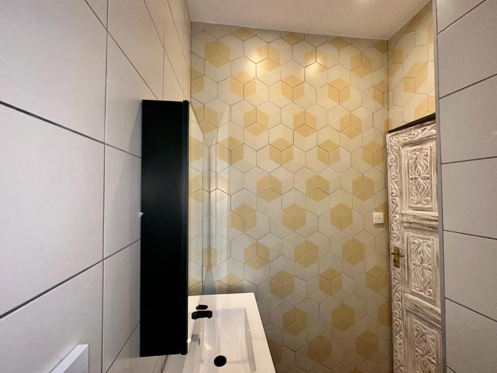 Amani Luxury Apartments Момбаса Экстерьер фото
