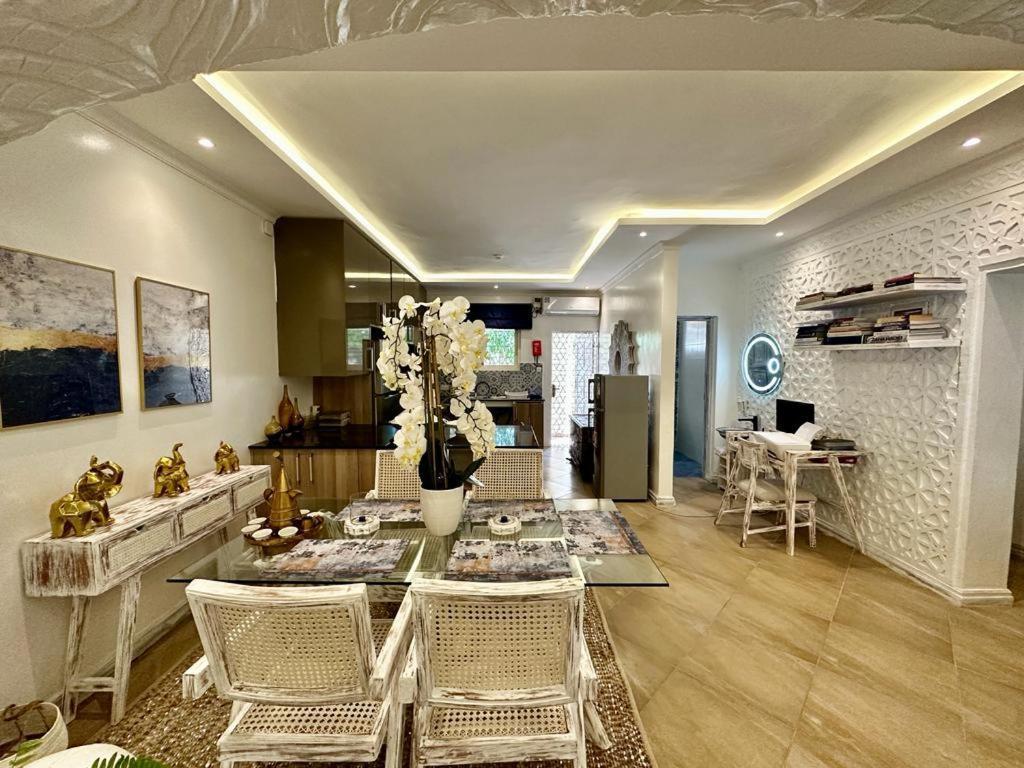 Amani Luxury Apartments Момбаса Экстерьер фото