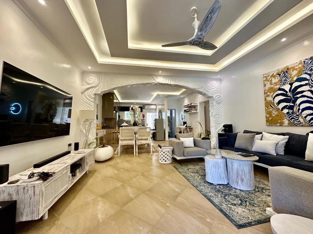 Amani Luxury Apartments Момбаса Экстерьер фото