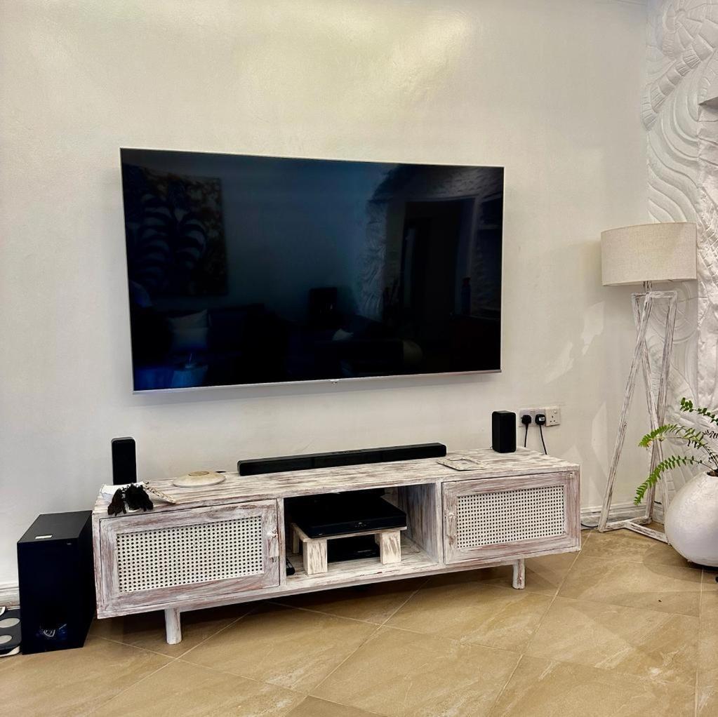 Amani Luxury Apartments Момбаса Экстерьер фото