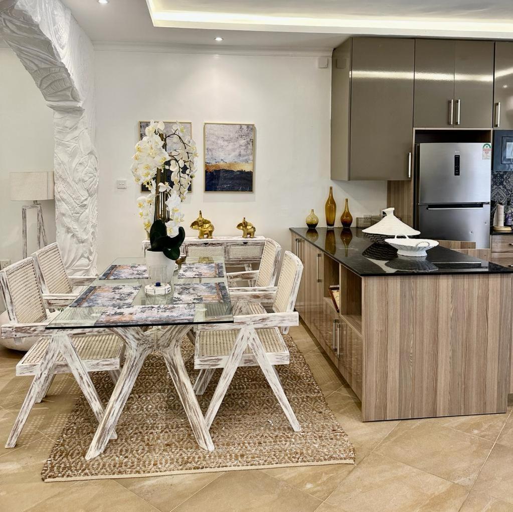Amani Luxury Apartments Момбаса Экстерьер фото