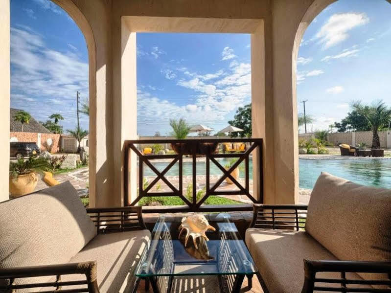 Amani Luxury Apartments Момбаса Экстерьер фото