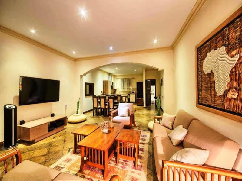 Amani Luxury Apartments Момбаса Экстерьер фото