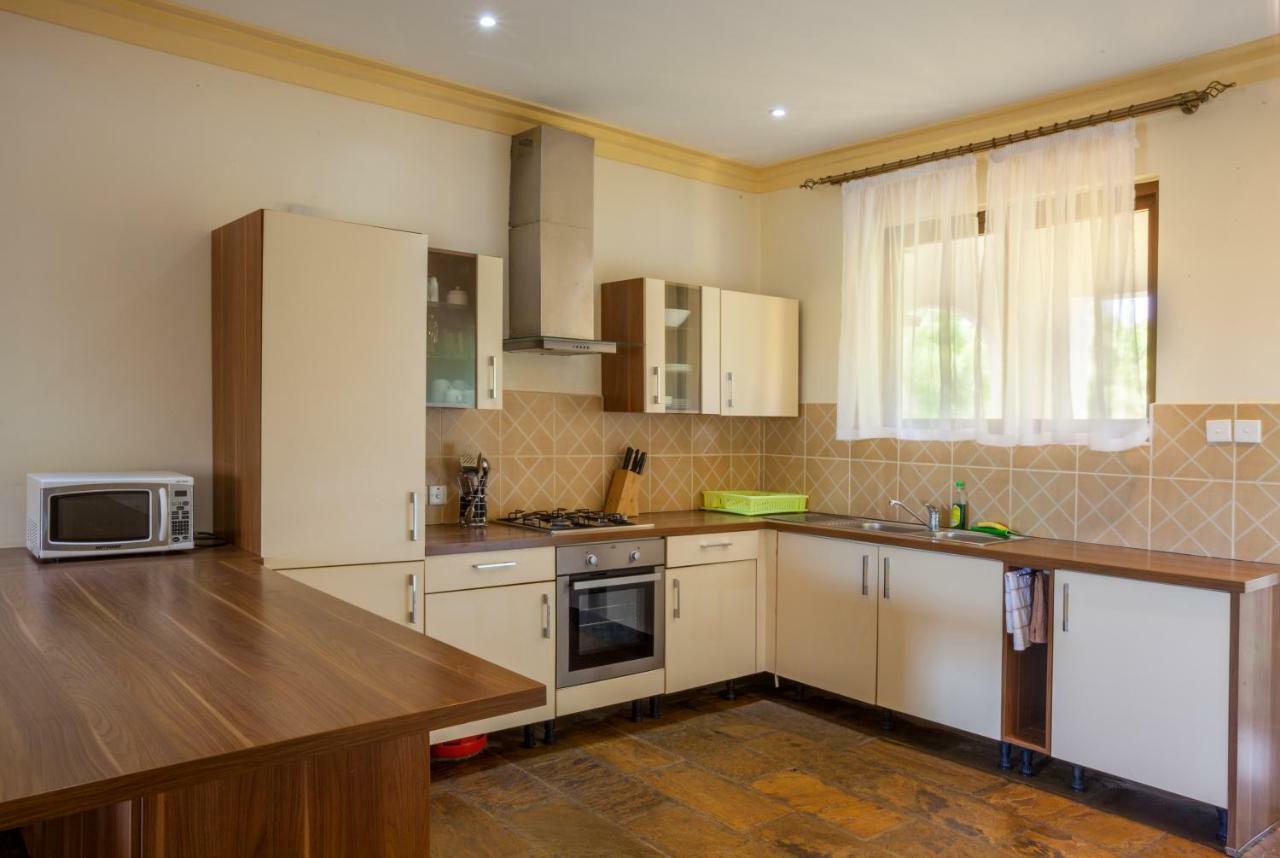Amani Luxury Apartments Момбаса Экстерьер фото